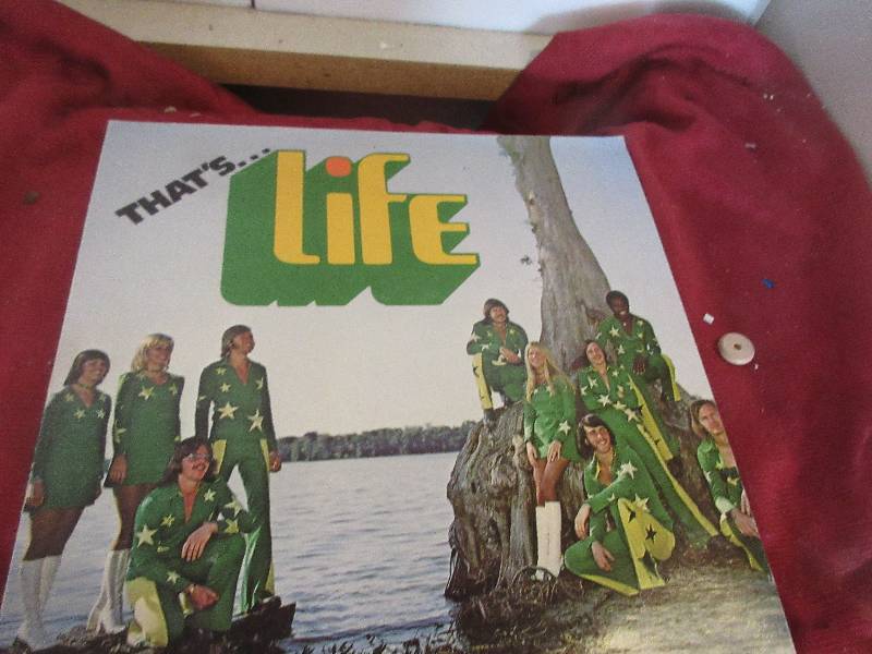 2 COLLECTIBLE RECORDS