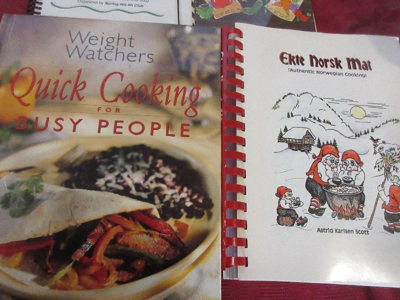 4 COLLECTIBLE COOK BOOKS