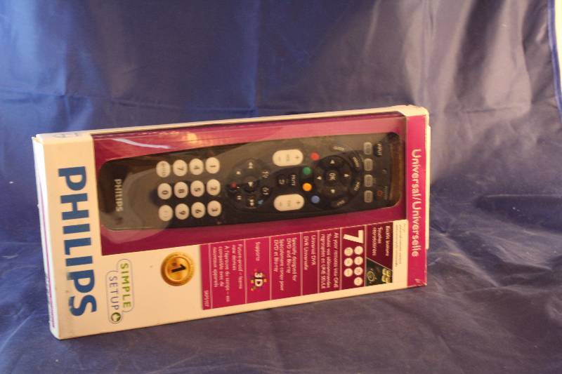 Lot of 6 Misc Philips Universal Remotes Shelf Pulls Est. Retail Value $150