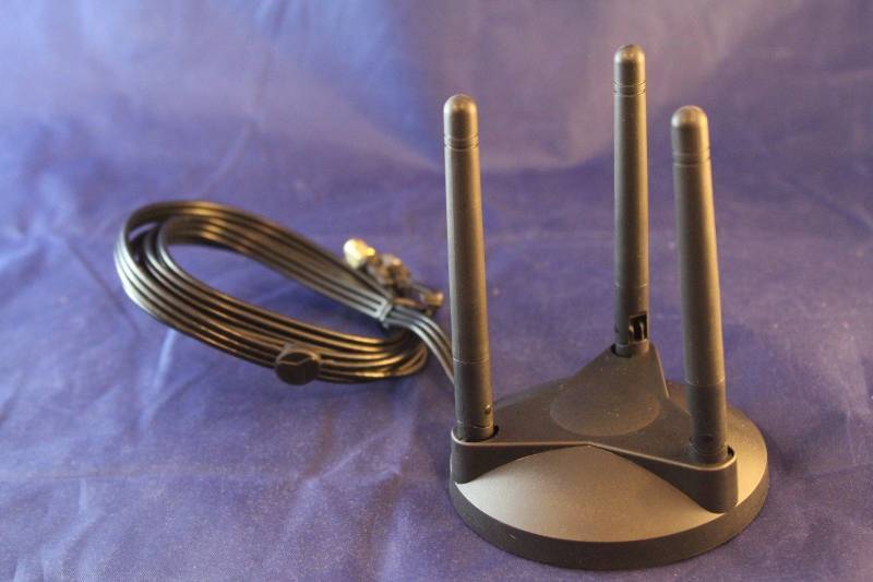 Gateway-3-in-1-Antenna-for-WLAN-FX530-Wifi-A-L71 Lot of roughly 600 Est. Retail Value $1600