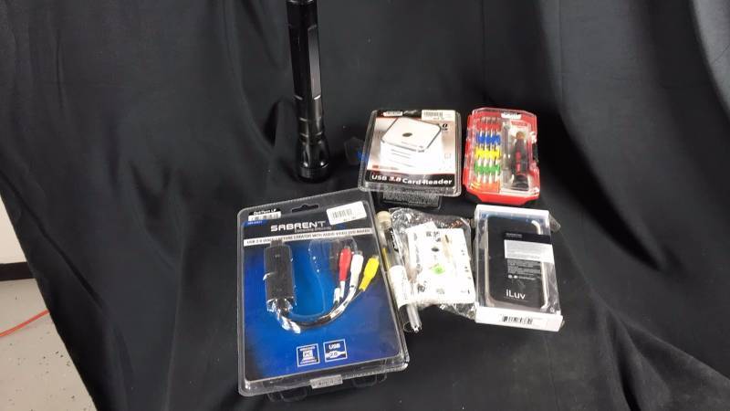Lot of 12 Customer Returns Est. Retail Value $150