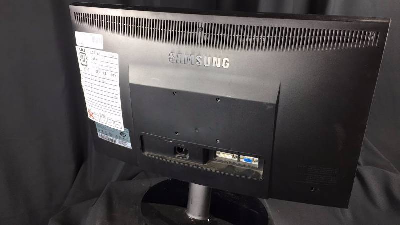 Samsung Computer Monitor EX2220X Est. Retail Value $75