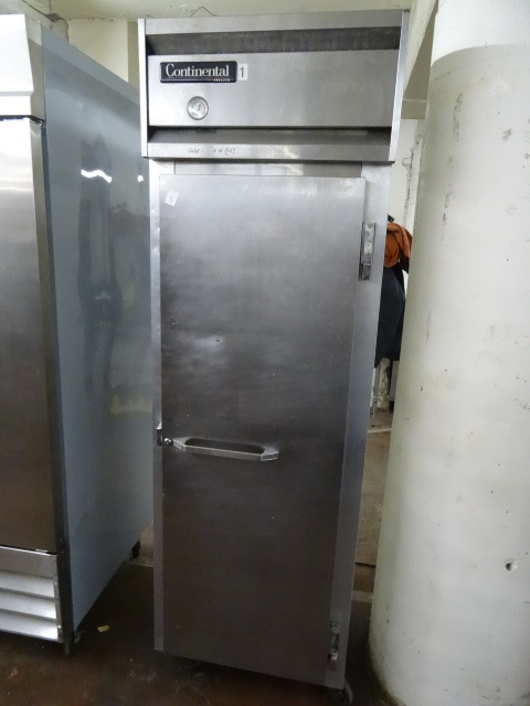 lot 5 image: Continental Single Door Freezer