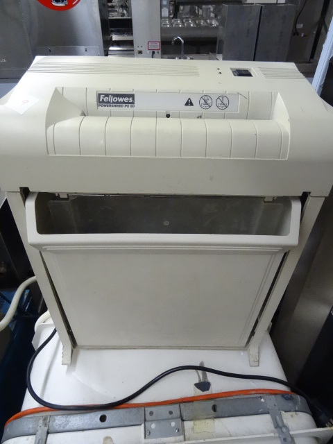 lot 19 image: Fellowes Power Shred PS80 115 Volt