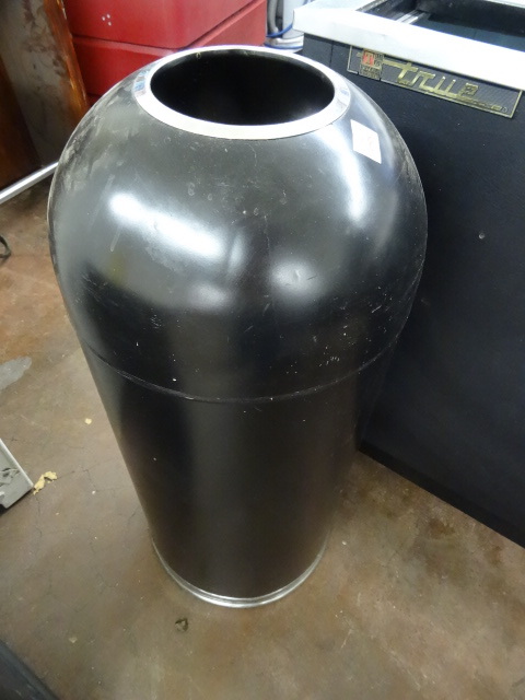 lot 28 image: Metal Garbage Can with Insert