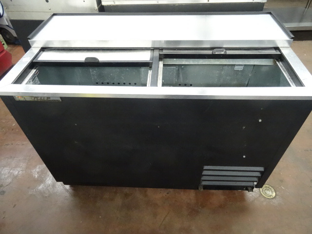lot 46 image: True Model TD-50-18 Bar Cooler