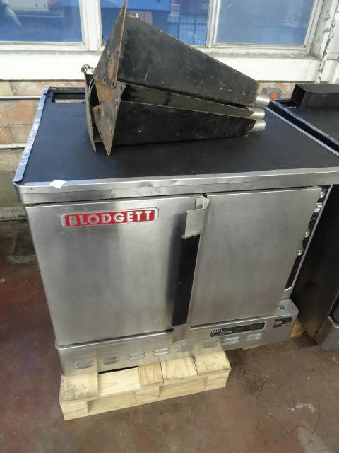 lot 53 image: Blodgett Natural Gas Convection Oven
