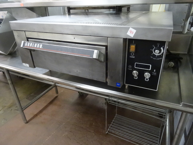 lot 90 image: Garland Pizza Oven