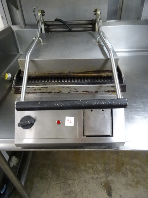 lot 92 image: Panini Grill 120 Volt