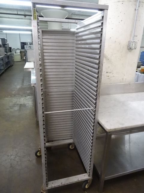 lot 100 image: Aluminum Pan Rack on Wheels