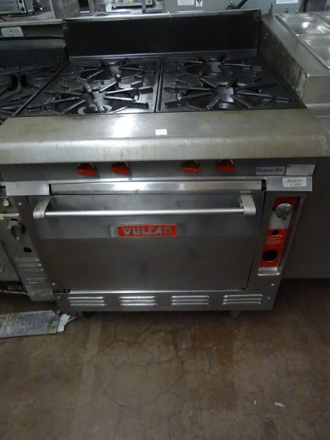 lot 107 image: Vulcan 4 Burner Stove with Oven