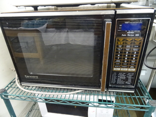 lot 139 image: Kenmore Micro Convection Oven
