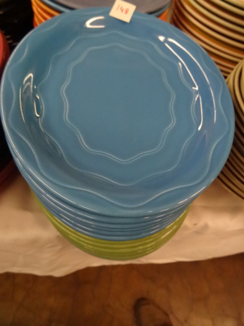 lot 148 image: Oval and Round Colored Plates