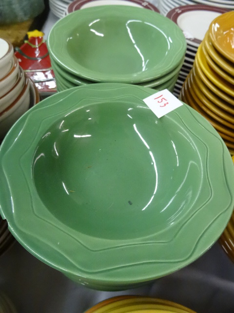 lot 153 image: Syracuse Green Bowls Qty 25