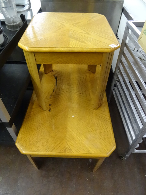 lot 189 image: Wood End Table and Coffee Table