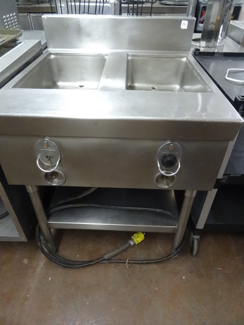 lot 194 image: 2 Basin Steamer