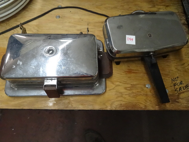 lot 199 image: Pizzele Chef Electric  Sandwich Grill