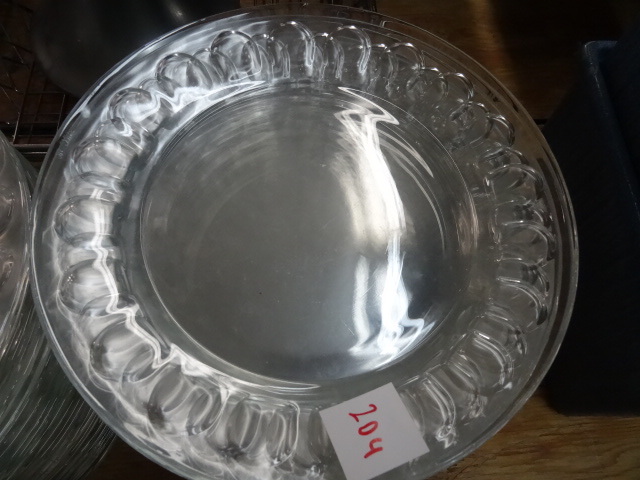 lot 204 image: 30 Glass Salad Plates
