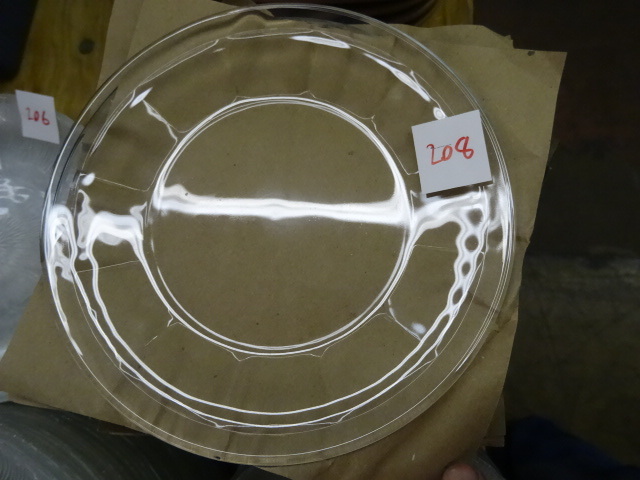 lot 208 image: 36 Glass Salad Plates