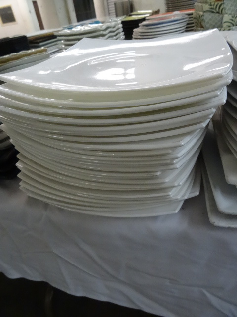 lot 214 image: 24 Square Plates