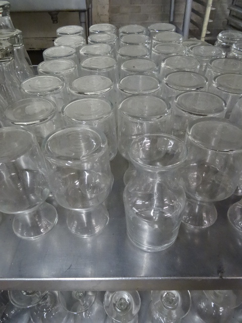 lot 238 image: Table Vase or Small Serving Glass