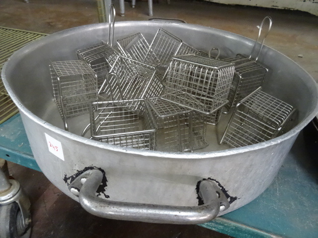 lot 245 image: 20 Aluminum Pan Mini Fryer Baskets