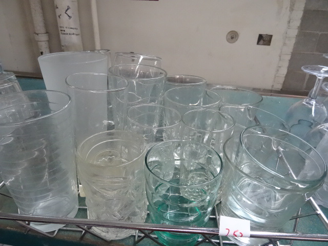 lot 252 image: Misc Glass Ware