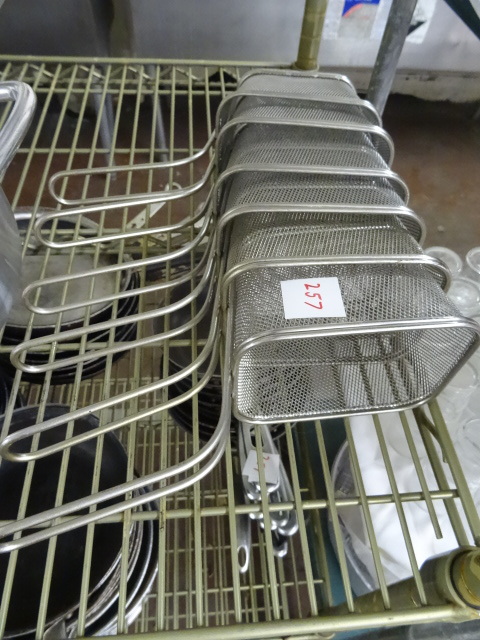 lot 257 image: 6 Mini Fryer Baskets