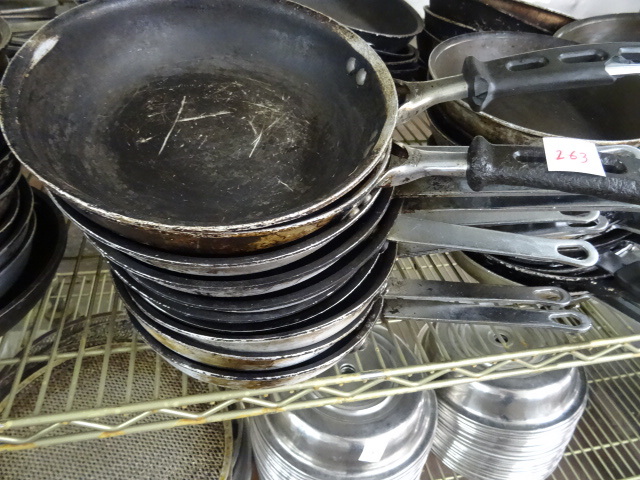 lot 263 image: 8 Sautee Pans