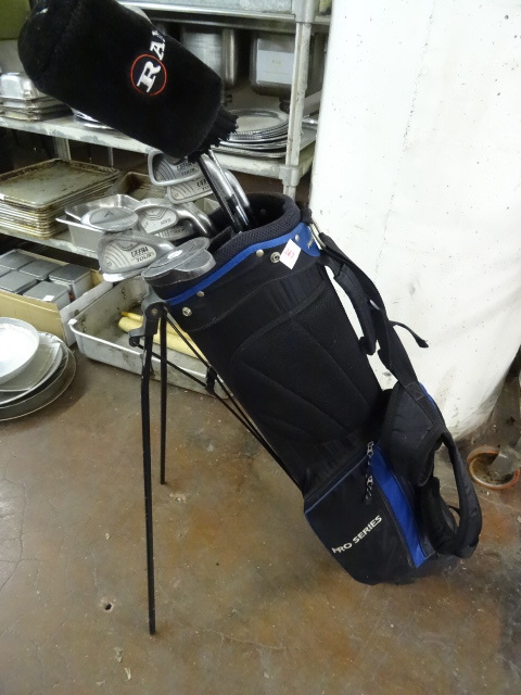 lot 267 image: Pro Series Golf Bag with Misc Clubs