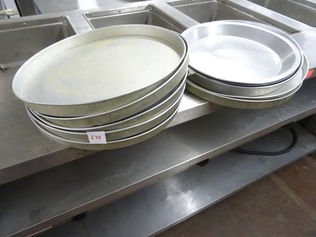 lot 270 image: Misc Baking Pans
