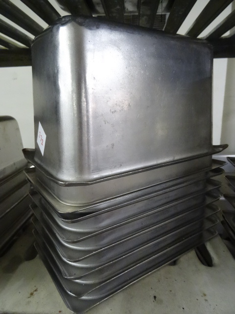 lot 272 image: 10 X 6 Pans Qty 8