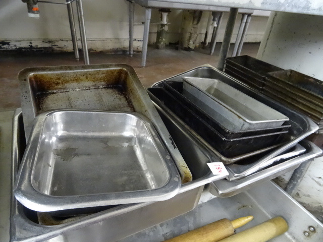 lot 284 image: Assortment of Pans