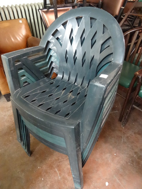 lot 322 image: 6 Plastic Stacking Patio Chairs