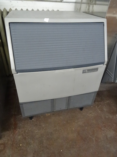 lot 327 image: Scotsman Ice Maker and Bin