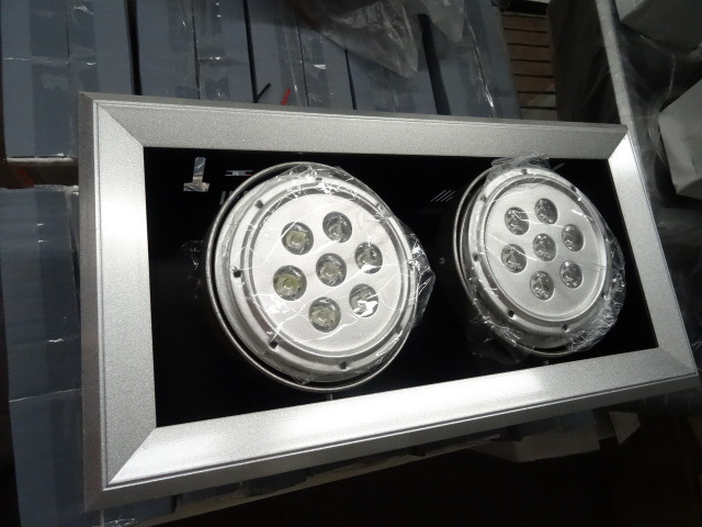 lot 361 image: Led Ceiling Light 15 X 8 Qty 5
