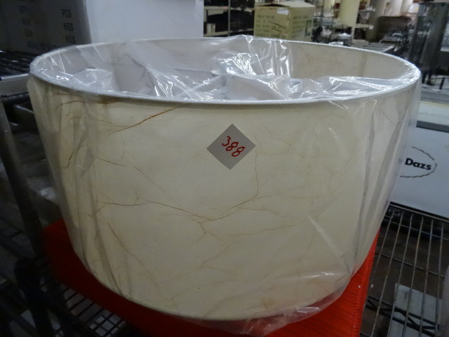 lot 389 image: 20 Round Ceiling Light Complete