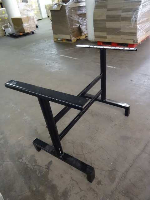 lot 359 image: 3 Piece Metal Table Base New