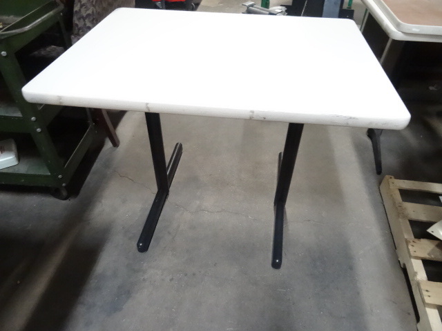 39 X 29 X 30 Metal Base Table