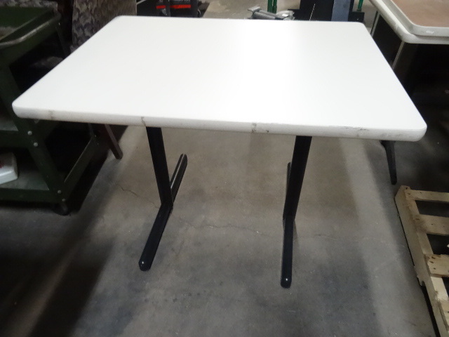 39 X 29 X 30 Metal Base Table