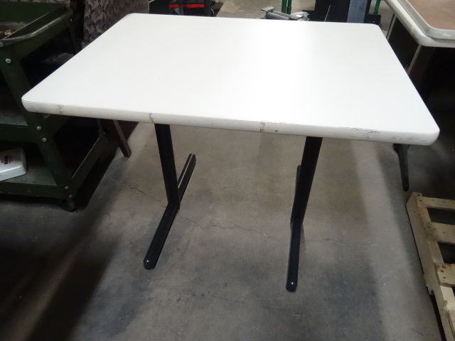 39 X 29 X 30 Metal Base Table