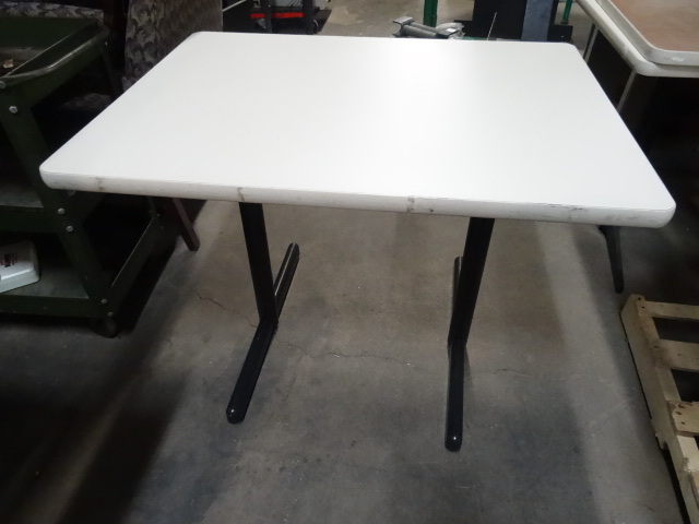 39 X 29 X 30 Metal Base Table