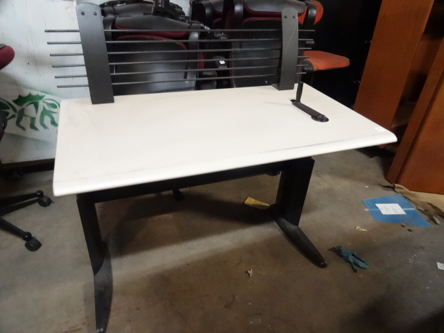 Adjustable Height Work Station
