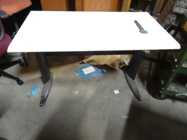 Adjustable Height Work Station