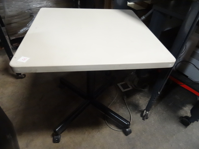 24 X 24 X 26 Table on Wheels