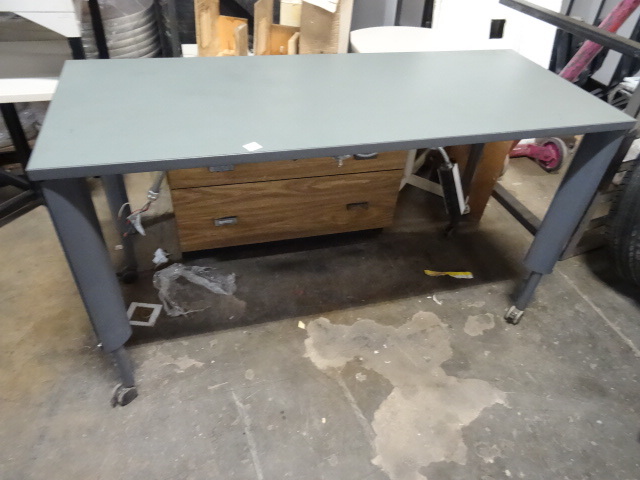 Adjustable Height Table on Wheels