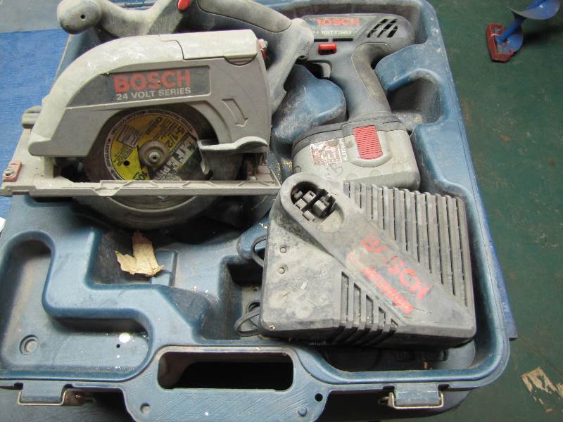 Bosch Package - Case, Drills, Saw