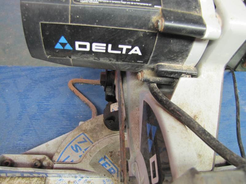 Delta Mitre Saw  WORKS