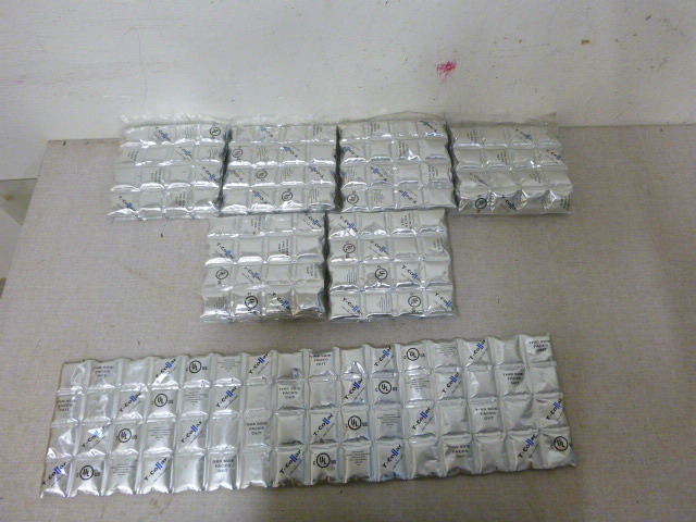 lot 7 image: 7 Packs of Icy Cool Freezer Packs