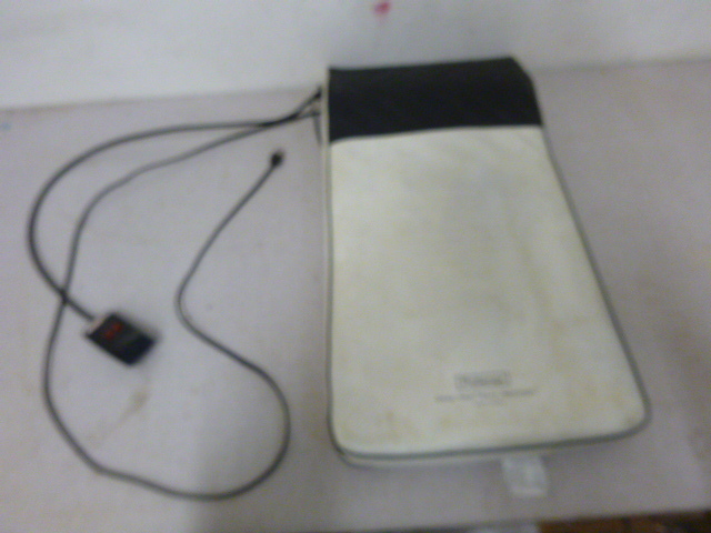 lot 102 image: Pollenex Neat Back Massager